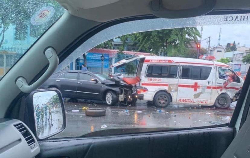 Tai xe xe cap cuu gap tai nan o TP.HCM, con len mang keu goi hien mau hinh anh