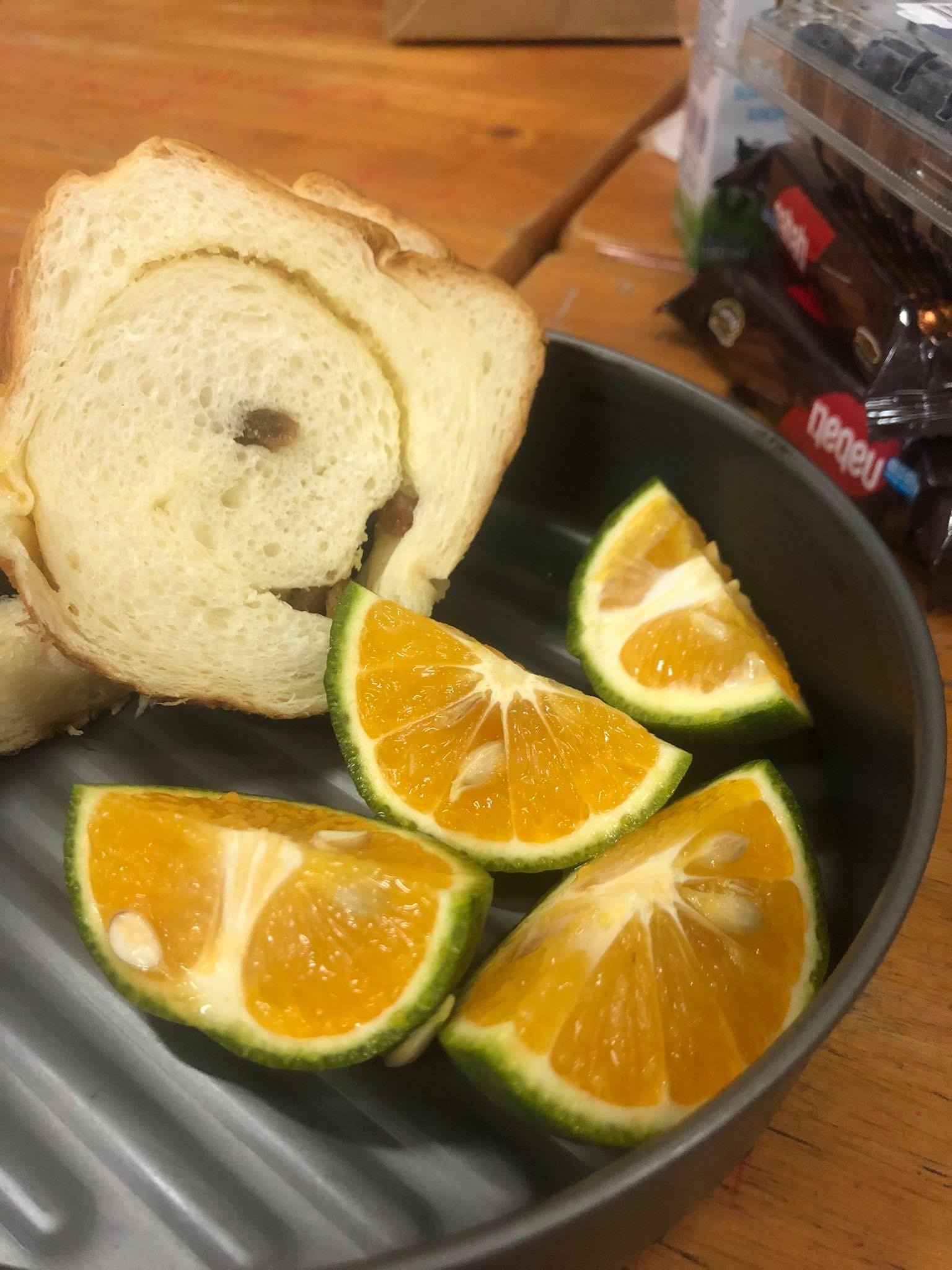 co gai cung gia dinh dieu tri Covid-19 anh 7