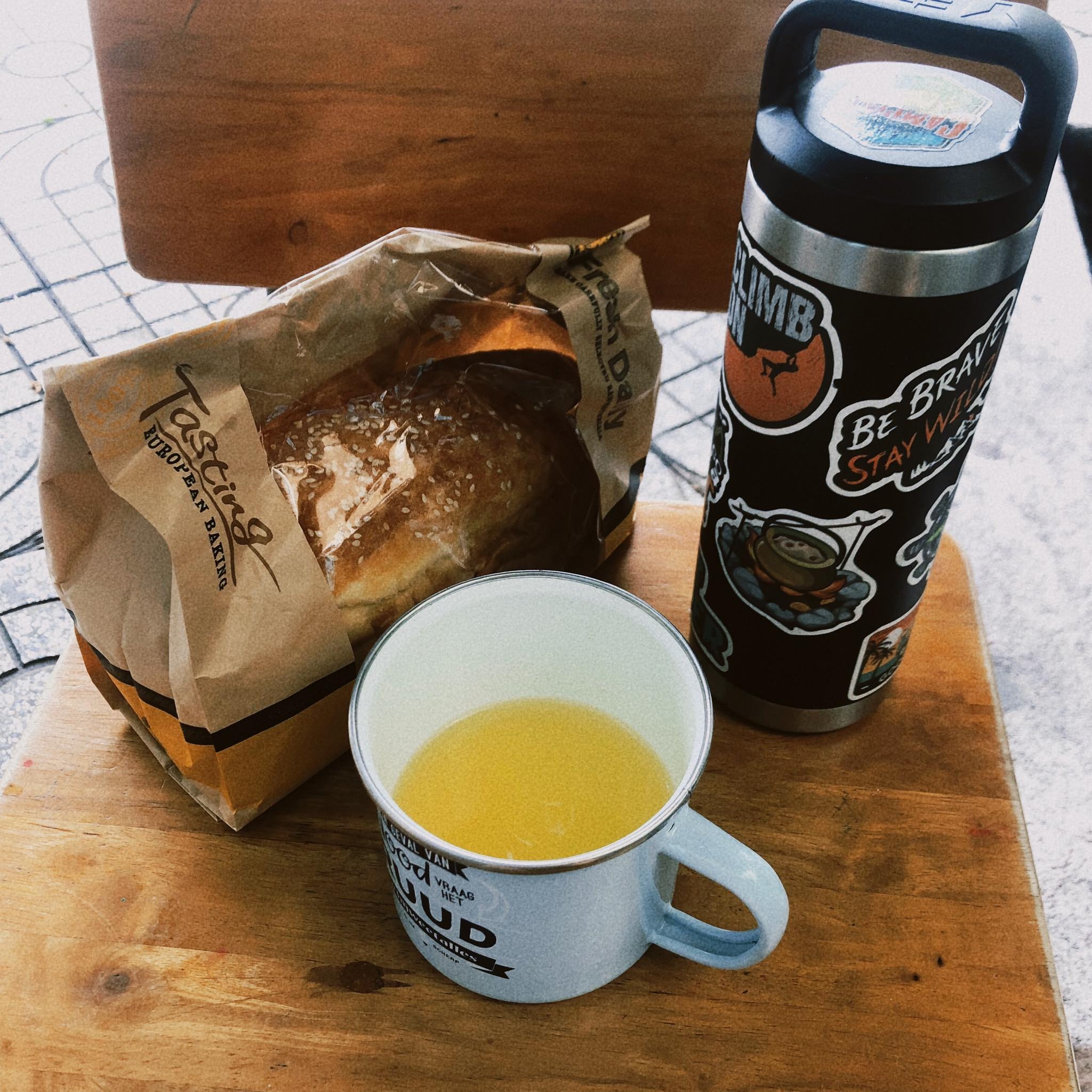 co gai cung gia dinh dieu tri Covid-19 anh 2