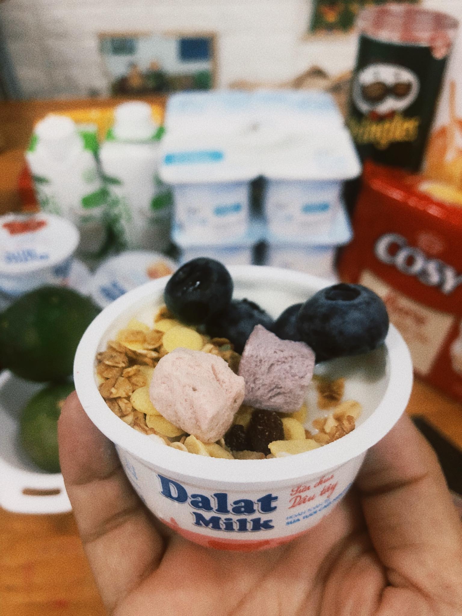 co gai cung gia dinh dieu tri Covid-19 anh 6