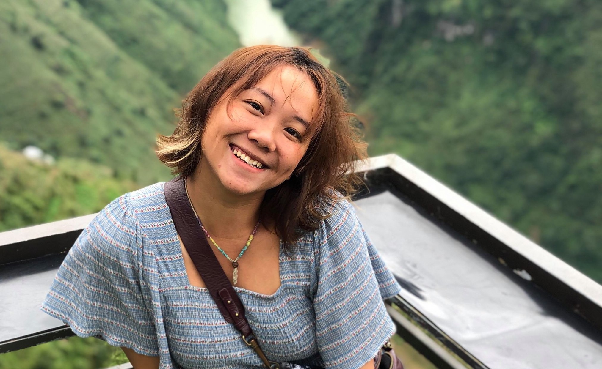 co gai cung gia dinh dieu tri Covid-19 anh 1