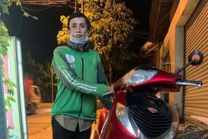 Shipper ngheo o TP.HCM bi mat xe may, duoc tang chiec SH hinh anh