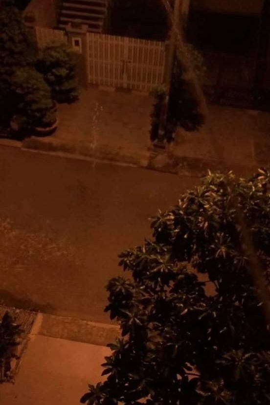 nguoi ngoai quoc giai tan dam dong anh 1