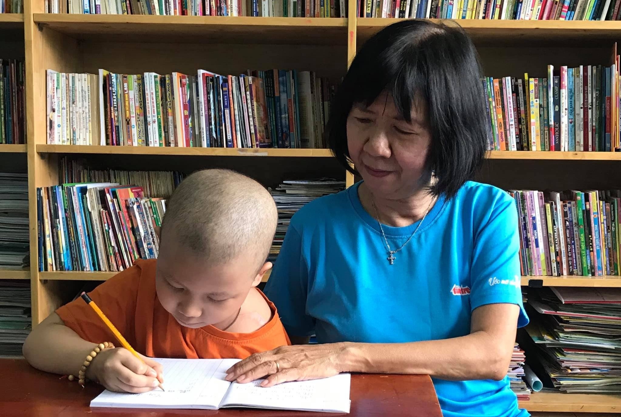 Lop hoc cua benh nhi ung thu tai TP.HCM van 'sang den' giua dich hinh anh