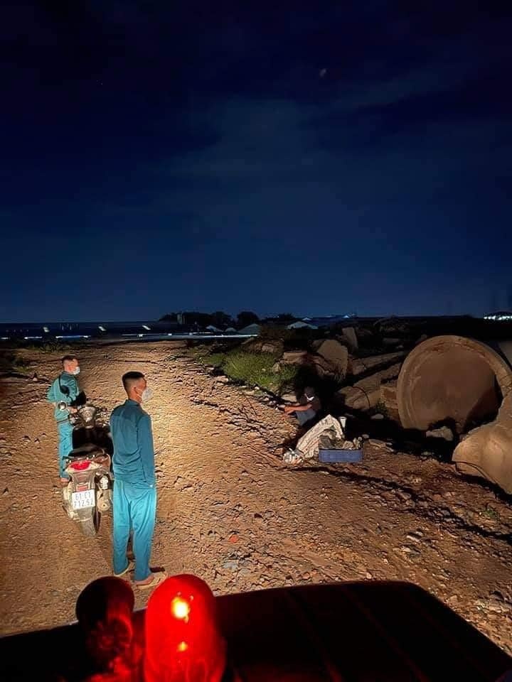 người dân ở trong ống cống ảnh 1 nguoi dan o trong ong cong anh 1