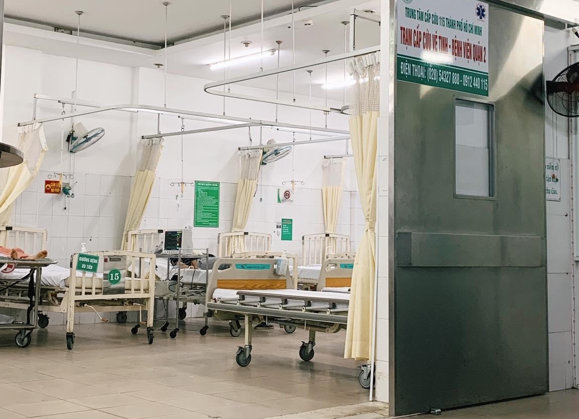 Dem dang nho cua co gai o TP.HCM phai dua ban di cap cuu trong dich hinh anh