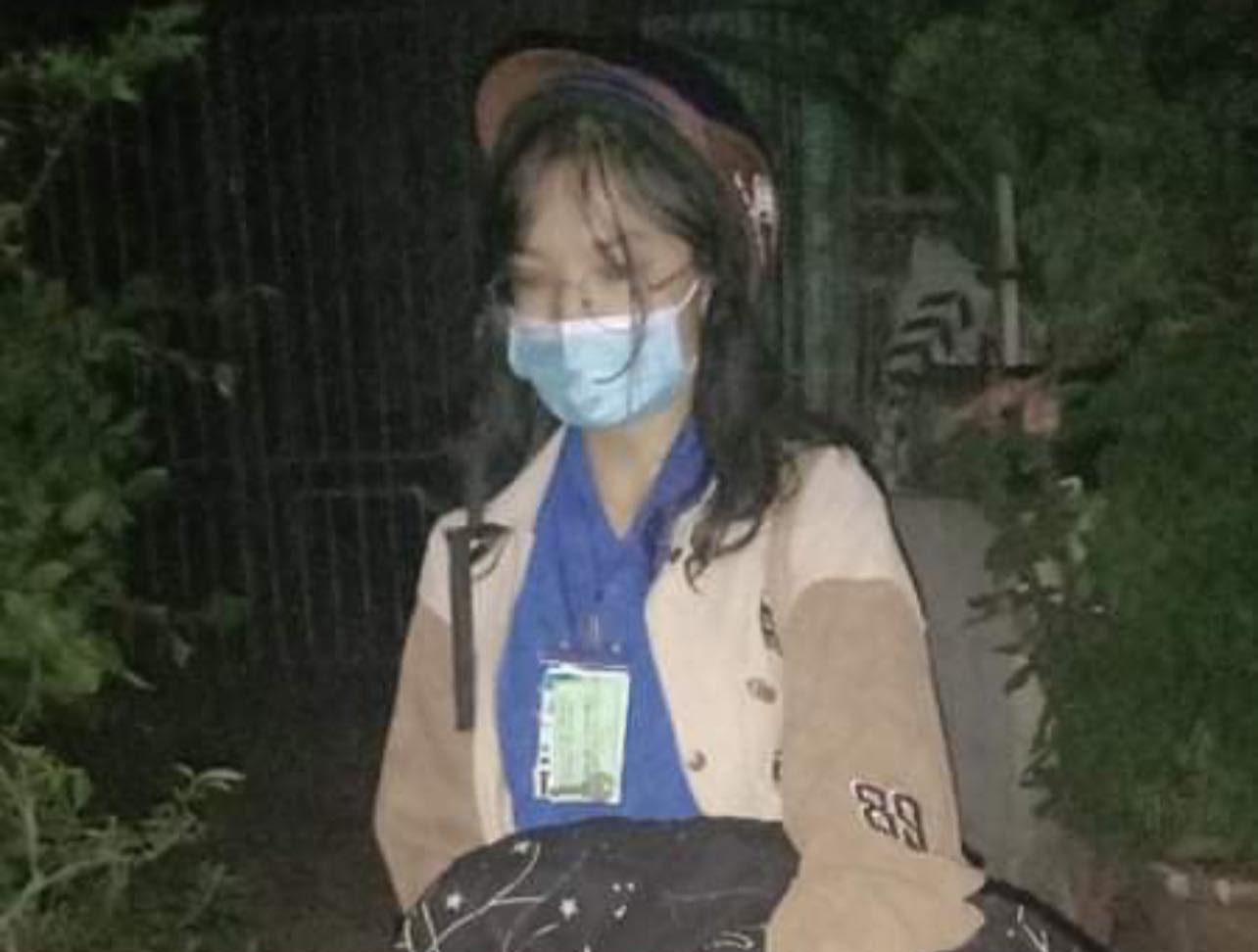 nu sinh bi duoi khoi nha tro anh 1