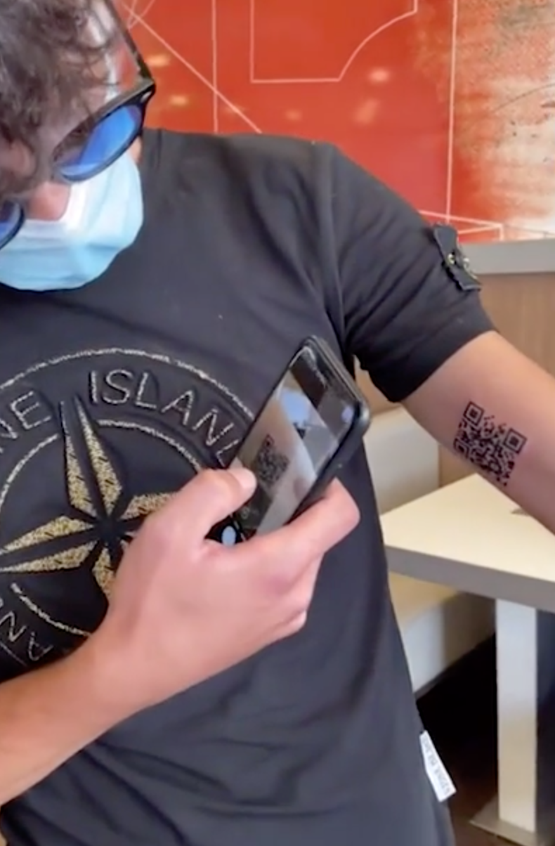 xăm hình mã QR giấy thông hành ảnh 2 xam hinh ma QR giay thong hanh anh 2