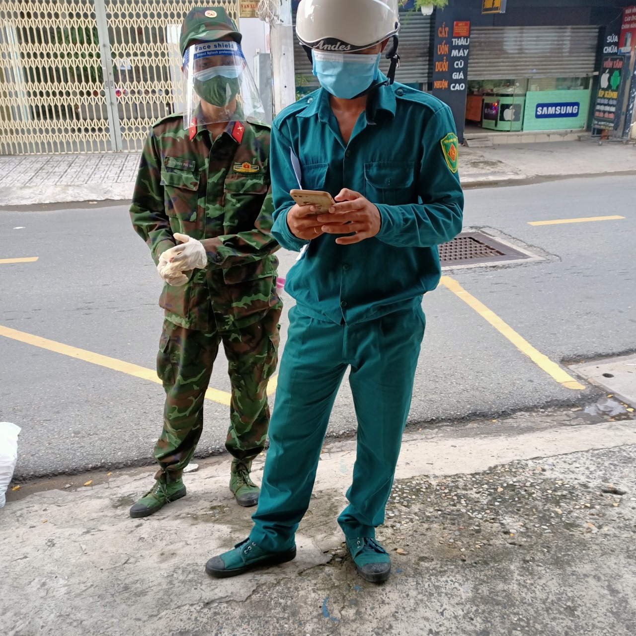 người dân TP.HCM được đi chợ hộ ảnh 3 nguoi dan TP.HCM duoc di cho ho anh 3