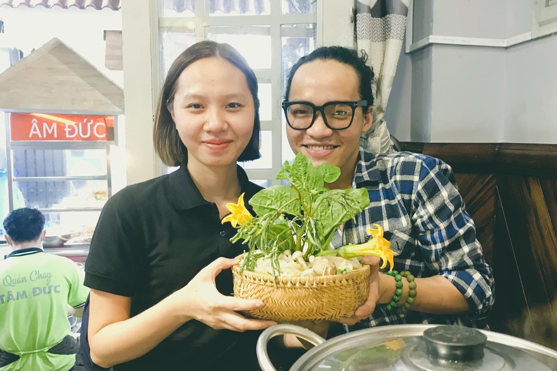 Hanh trinh khoi benh cua gia dinh co 6 F0, me nhieu benh nen hinh anh