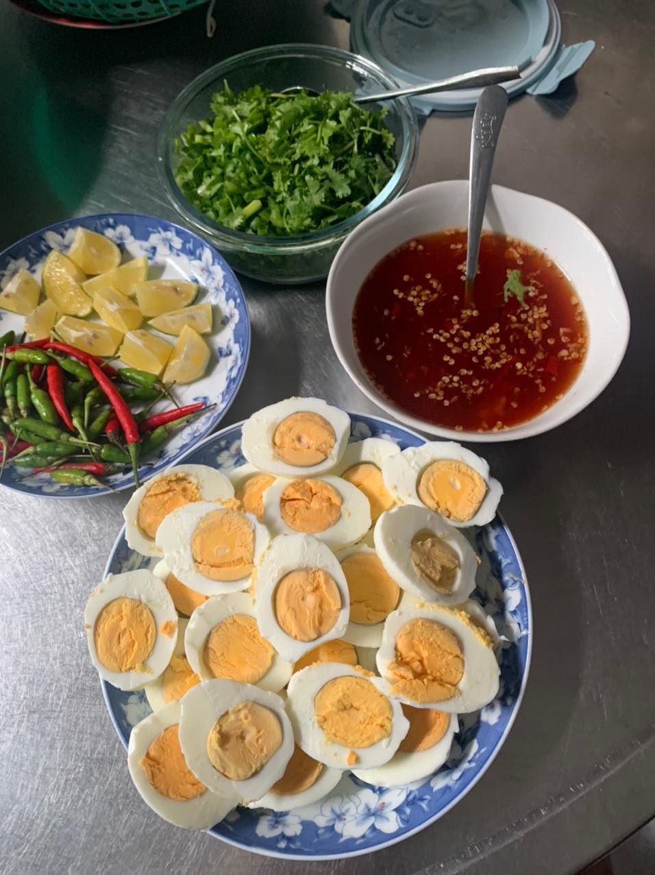 chủ nhà trọ nấu mì Quảng ảnh 2 chu nha tro nau mi Quang anh 2