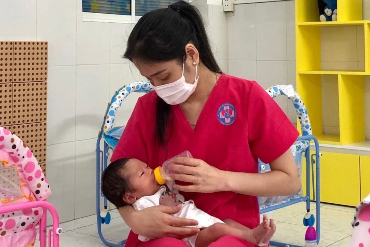 Bao mau cham be so sinh tai benh vien TP.HCM mac Covid-19 hinh anh