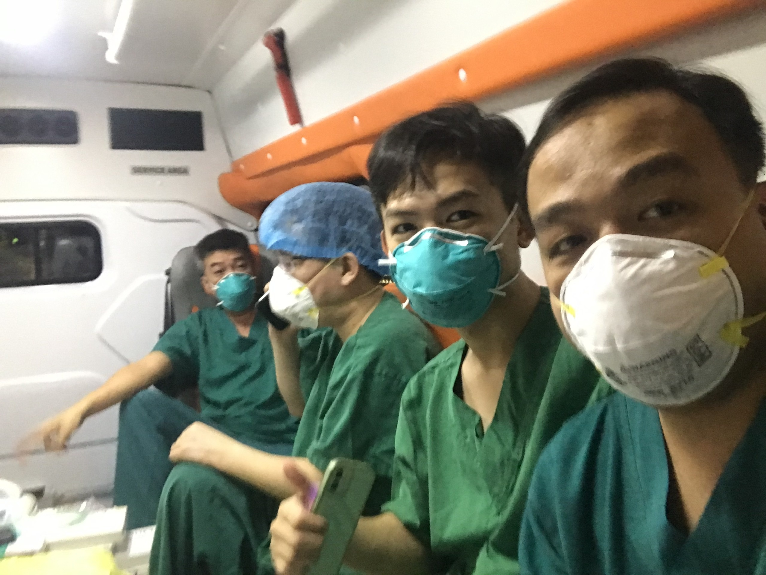 bac si tai Benh vien hoi suc Covid-19 anh 4