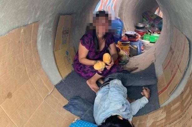 Ho tro, dua doi nam nu song o ong cong tai TP.HCM ve voi nguoi than hinh anh