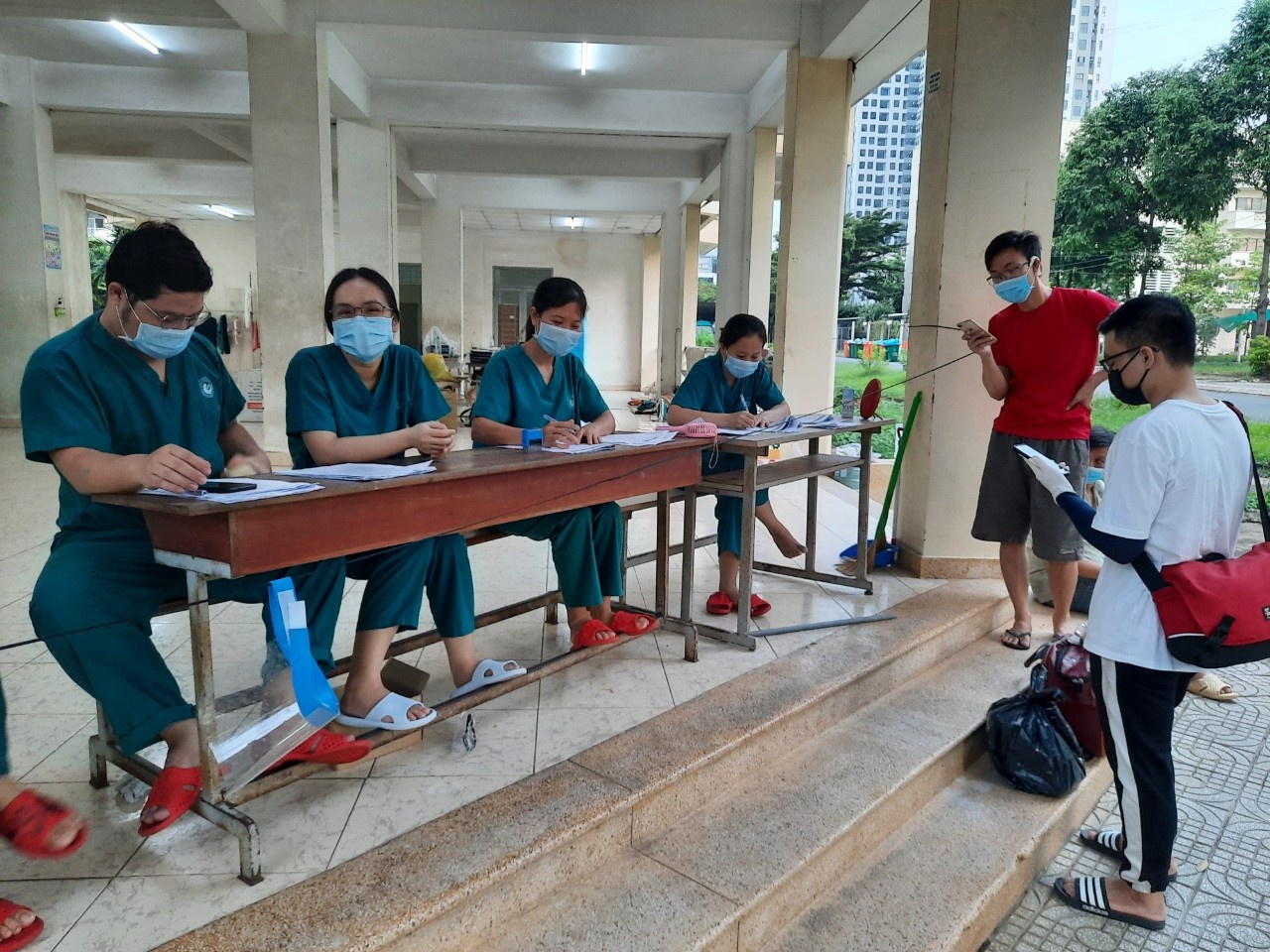 bác sĩ chống dịch ảnh 7 bac si chong dich anh 7