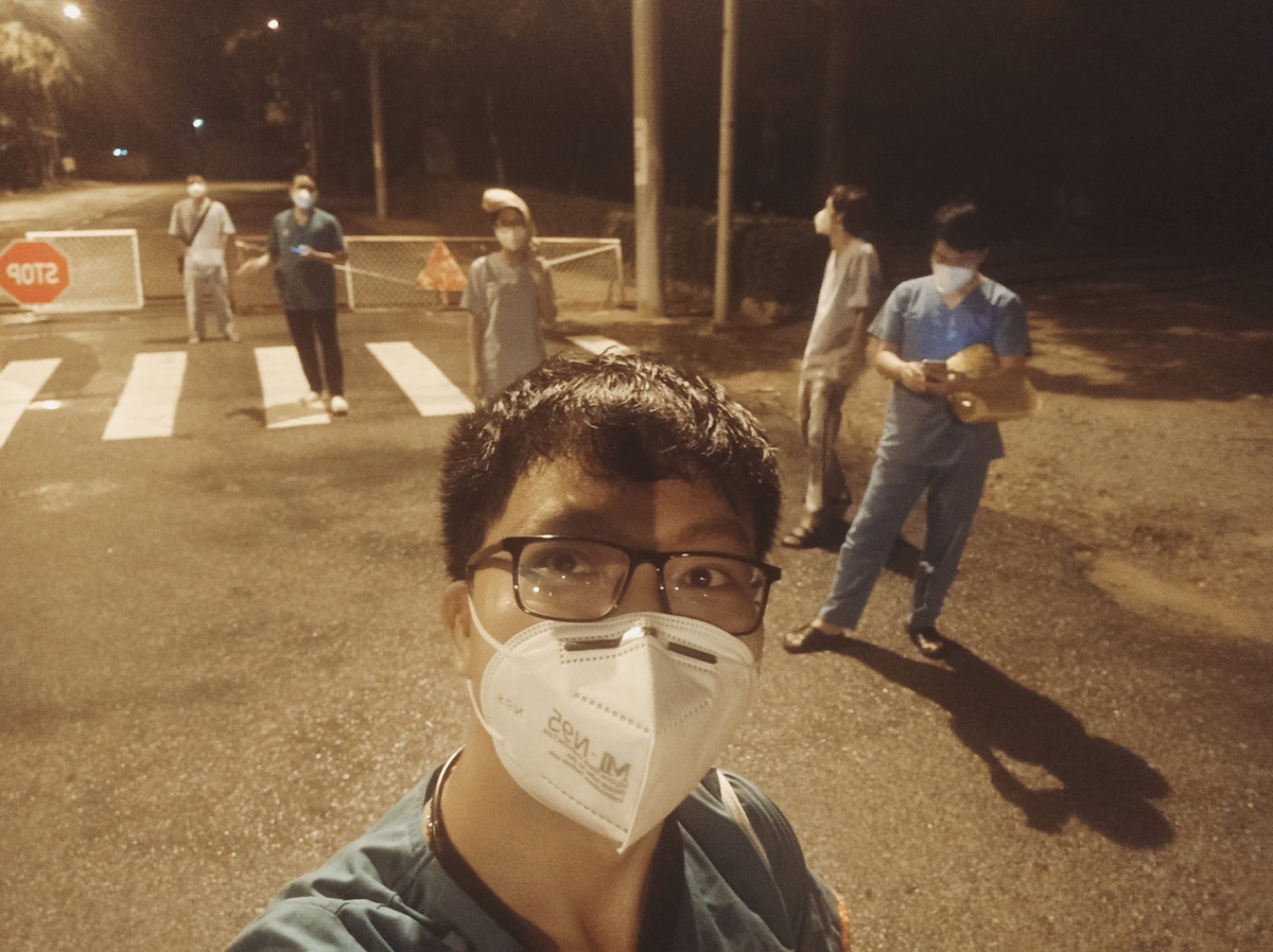 bác sĩ chống dịch ảnh 8 bac si chong dich anh 8