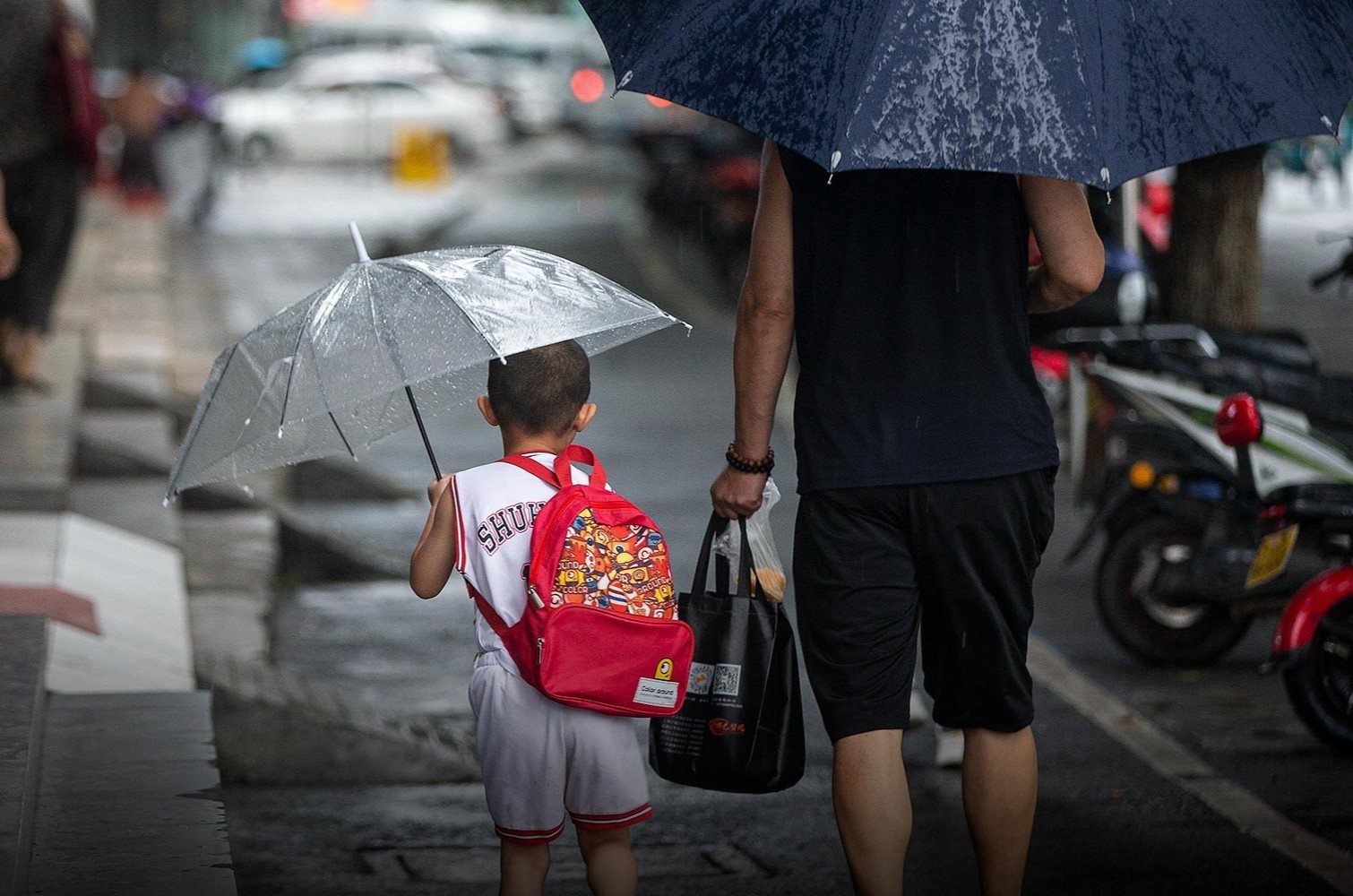 Cai kho luc 15h30 cua cha me Trung Quoc hinh anh