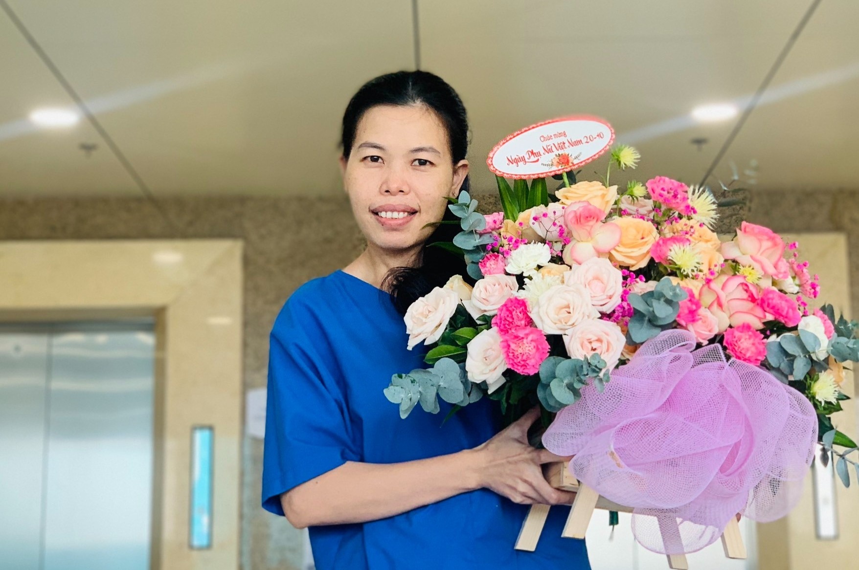 20/10 cua nhung nu bac si con o lai tuyen dau chong dich hinh anh