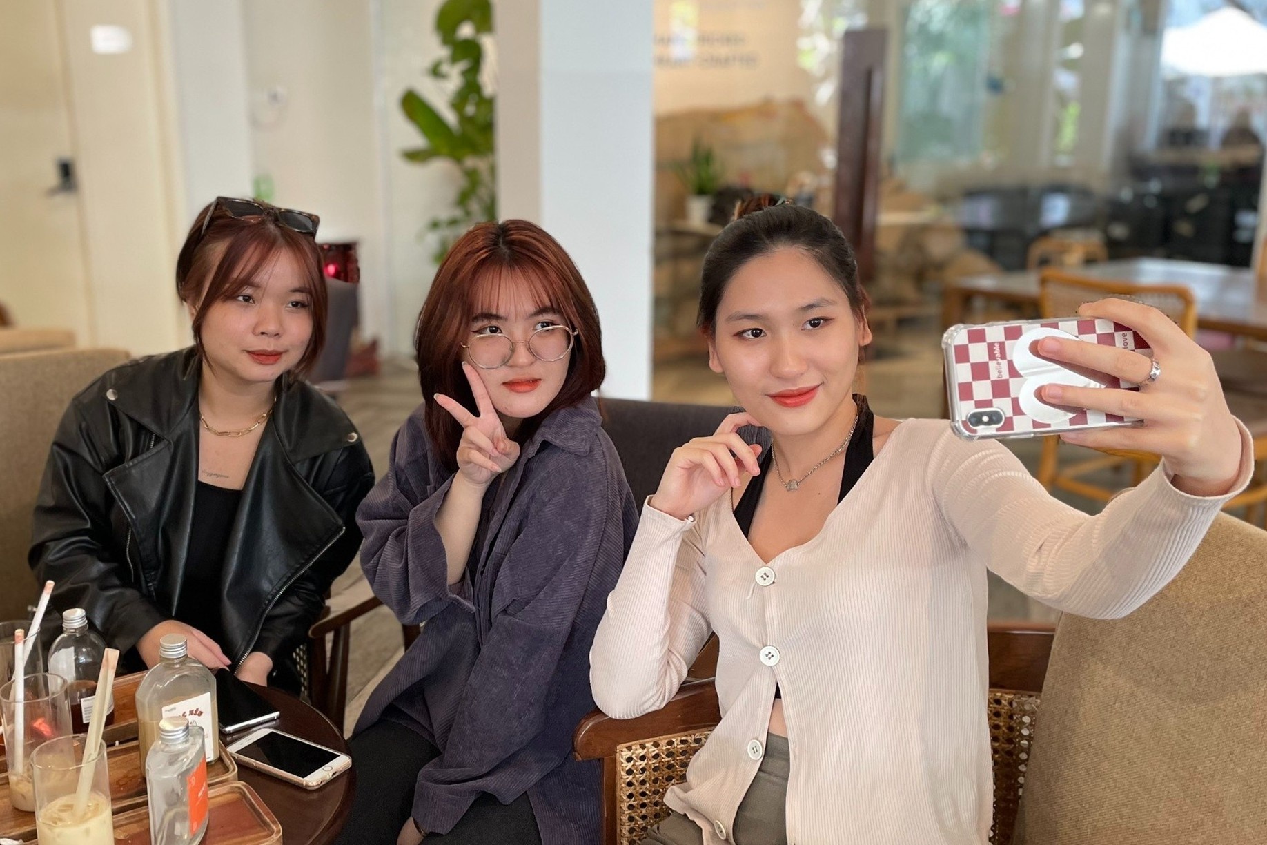 Hao huc check-in khi hang quan o TP.HCM mo ban tai cho hinh anh