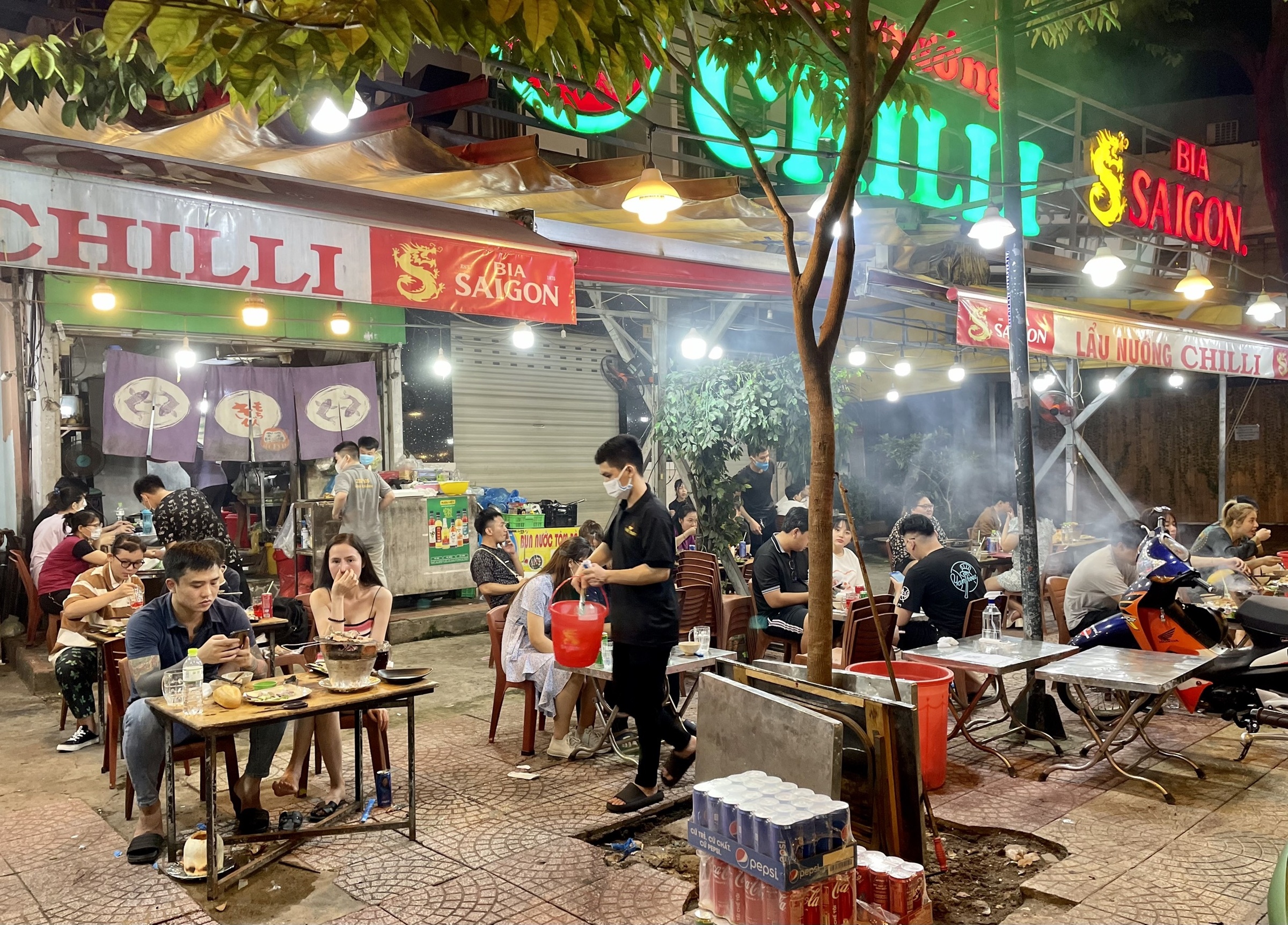 giới trẻ ăn lẩu nướng sau dịch ảnh 5 gioi tre an lau nuong sau dich anh 5
