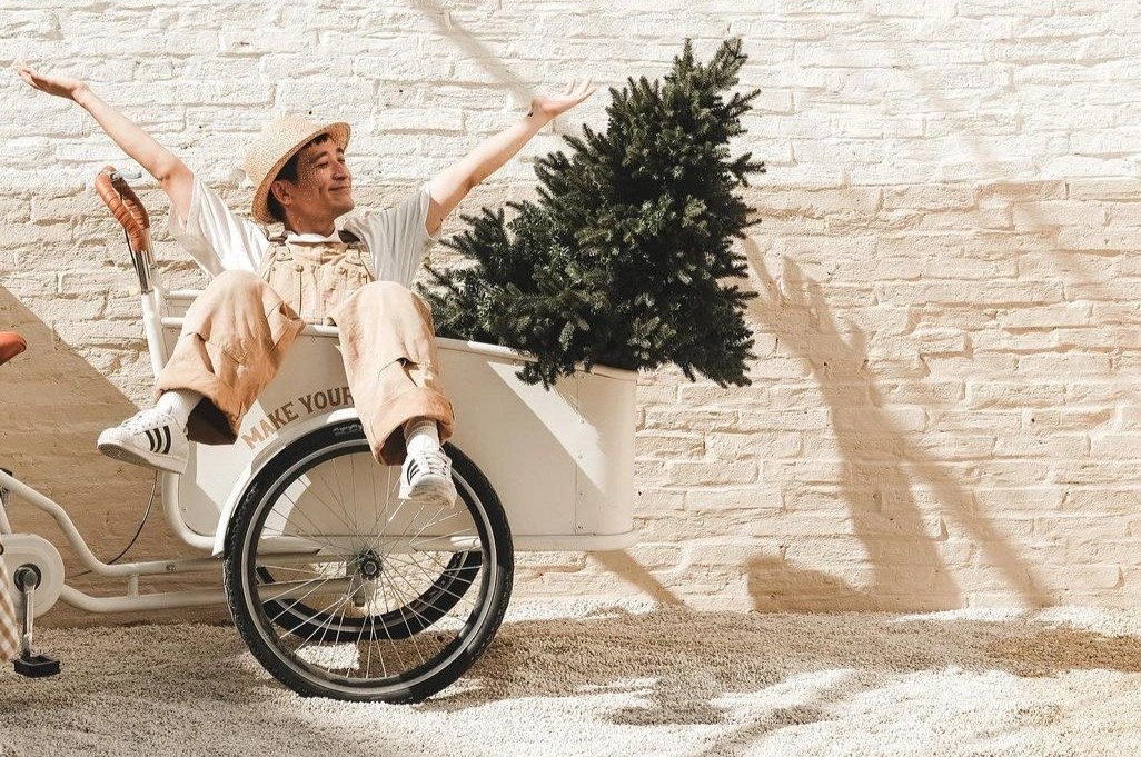 Chang trai o TP.HCM chuyen trang tri tiem ca phe, homestay hinh anh