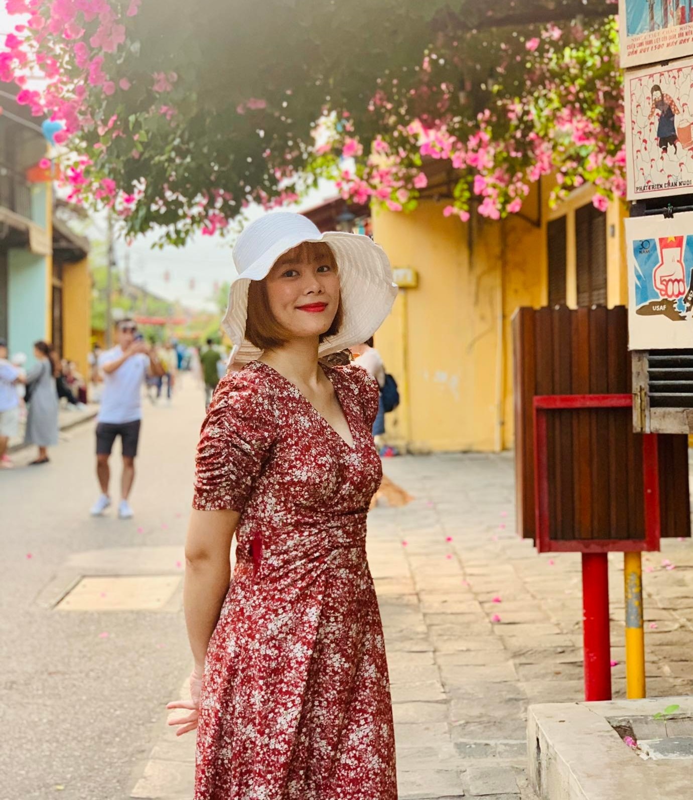 giới trẻ mua sắm giảm giá ảnh 1 gioi tre mua sam giam gia anh 1