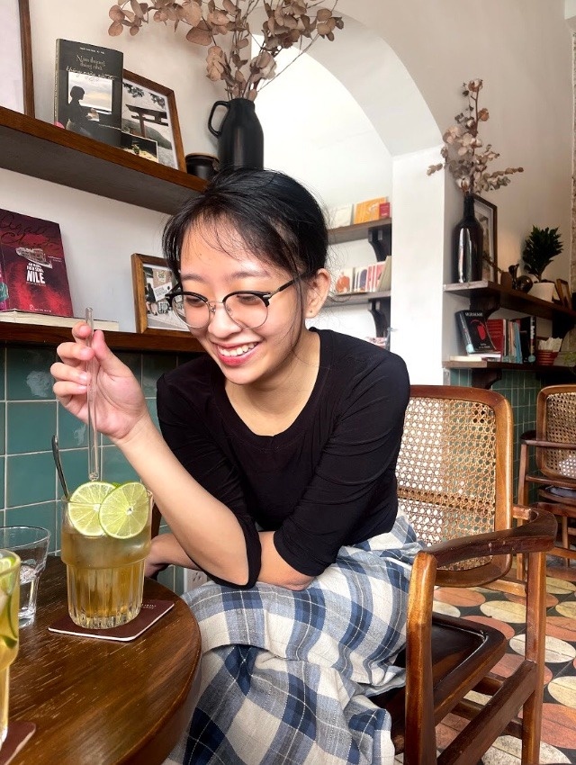 gioi tre mua sam giam gia anh 2