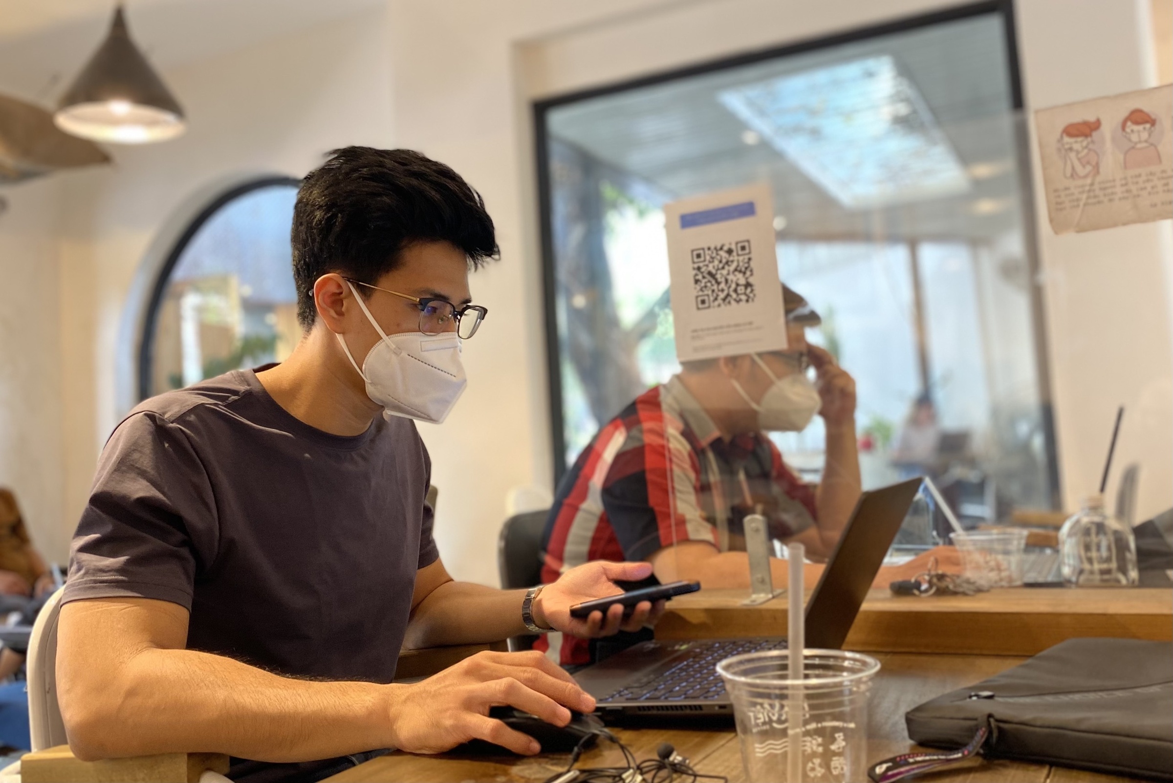 lam viec tai quan ca phe anh 7