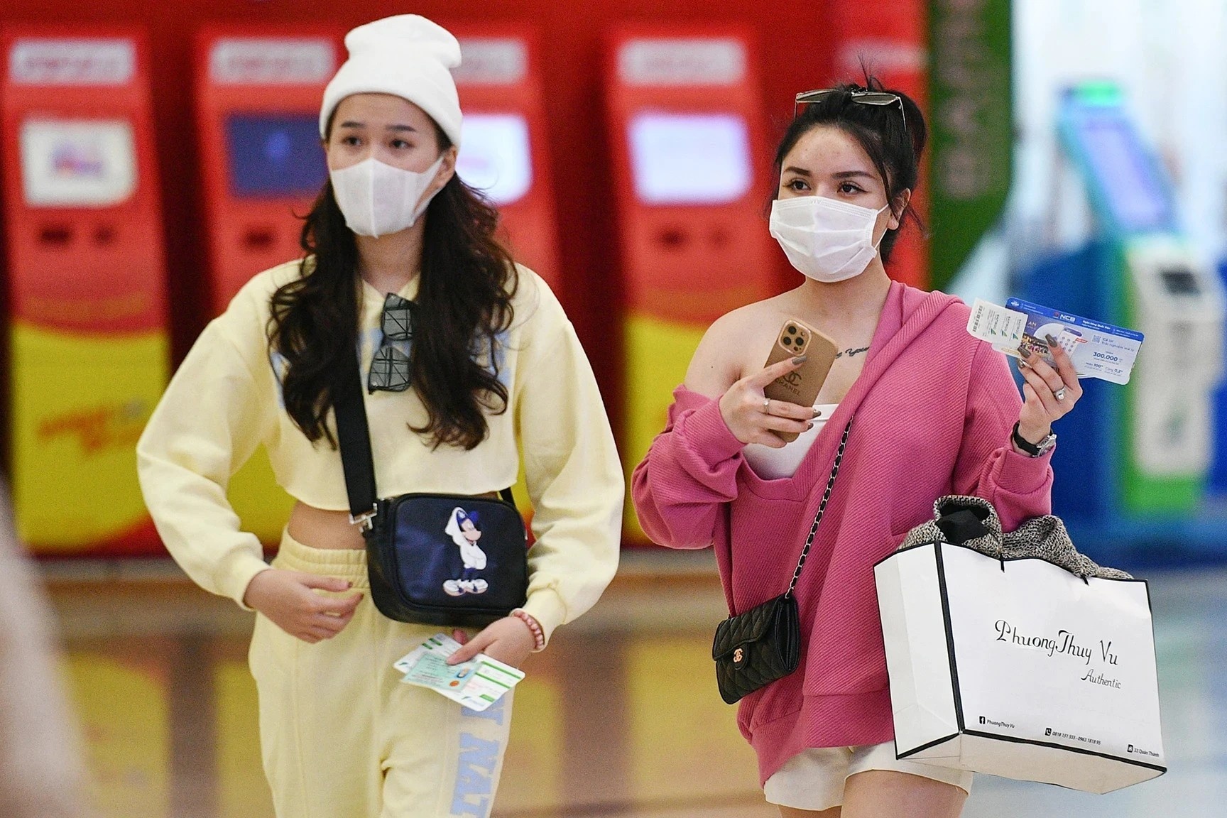 Boi roi, lo do lich trinh khi Ha Noi lai huy bo quy dinh cach ly hinh anh