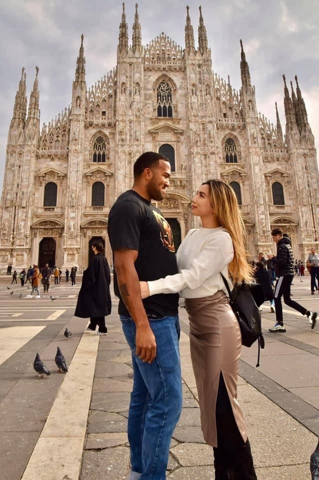 cap vo chong cung di du lich anh 2