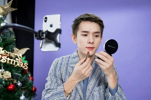 Goc khuat sau nhung livestream ban hang o Trung Quoc hinh anh