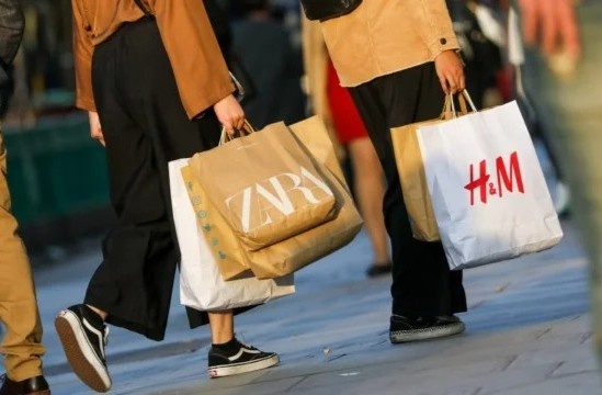 Thoi trang nhanh len ngoi khi nguoi chau A don Tet Nguyen dan hinh anh