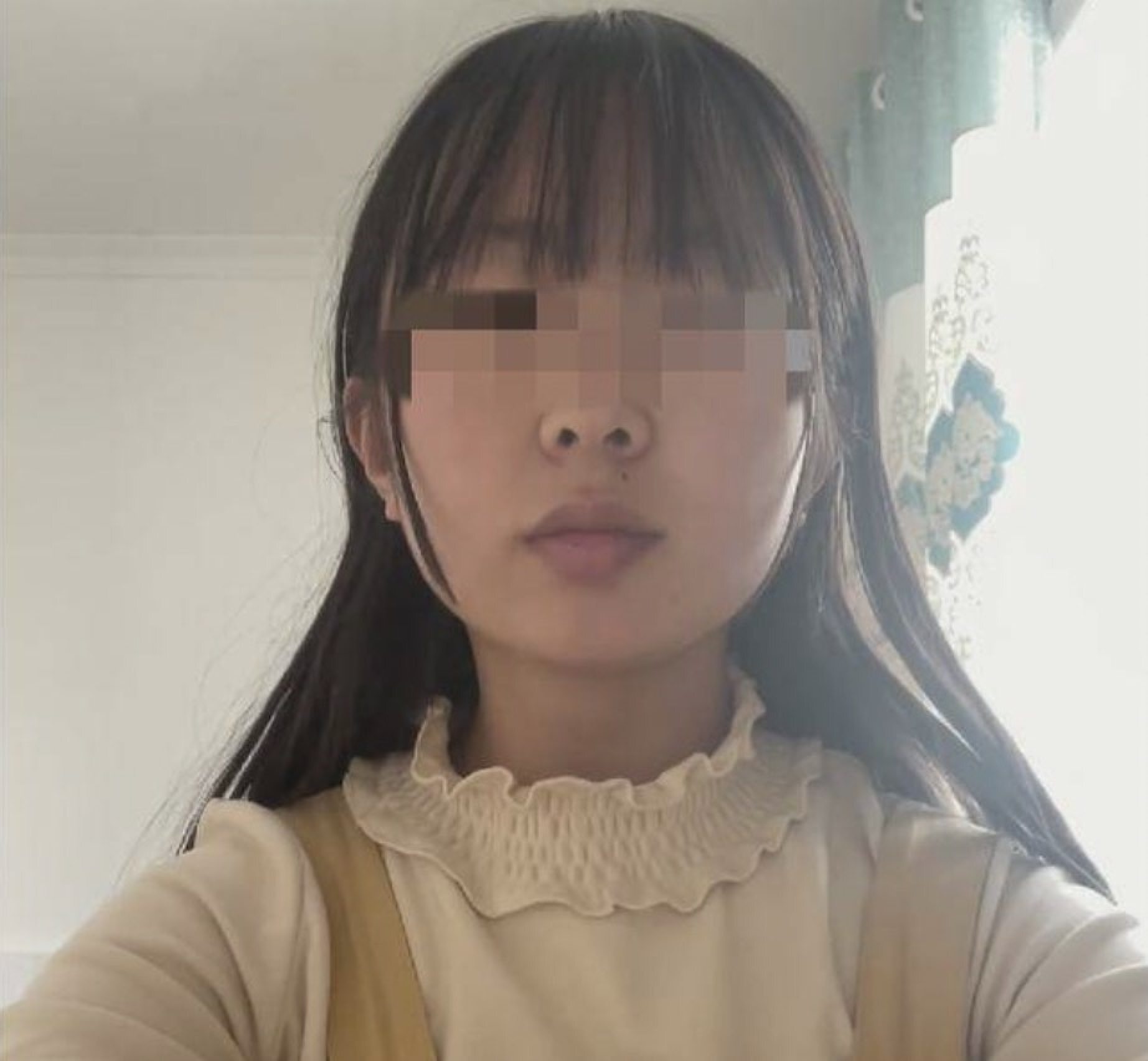 cô gái Trung Quốc bị bố mẹ kéo lê ảnh 2 co gai Trung Quoc bi bo me keo le anh 2