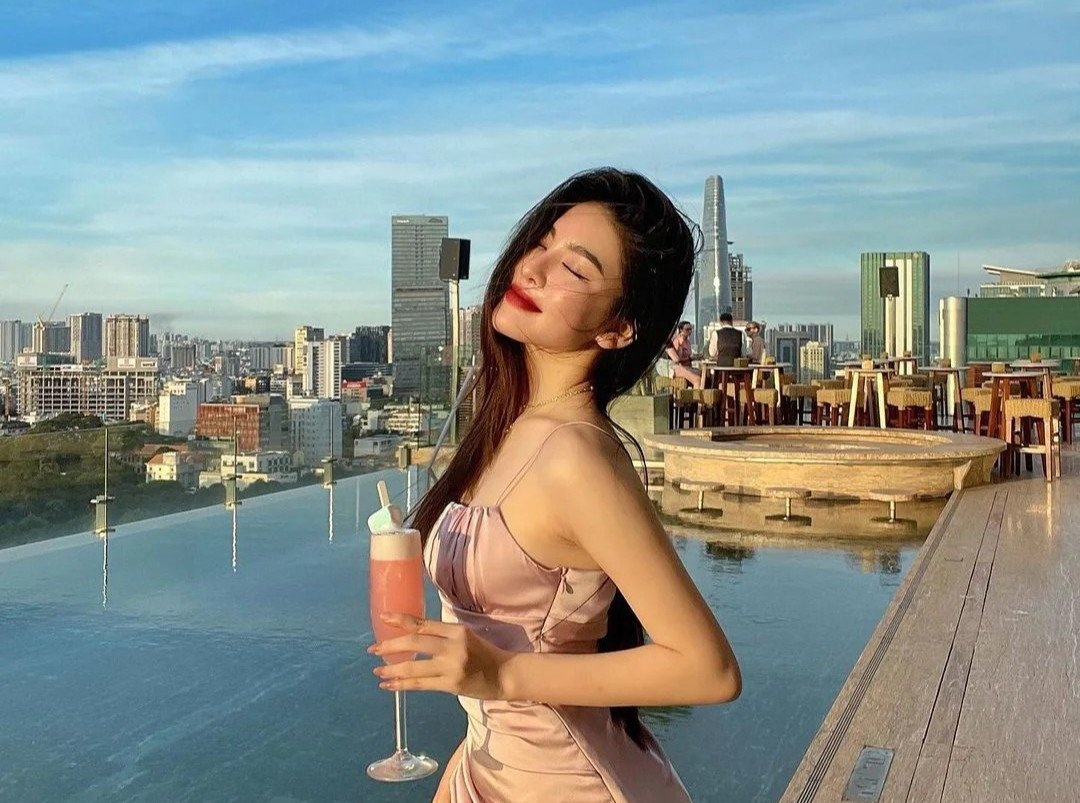 Doanh nghiep du lich tim cach niu chan nhan su sau dich hinh anh
