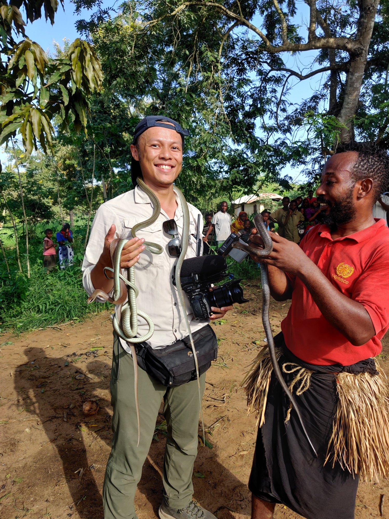 Chang trai di 3 nuoc chau Phi trong dich anh 18