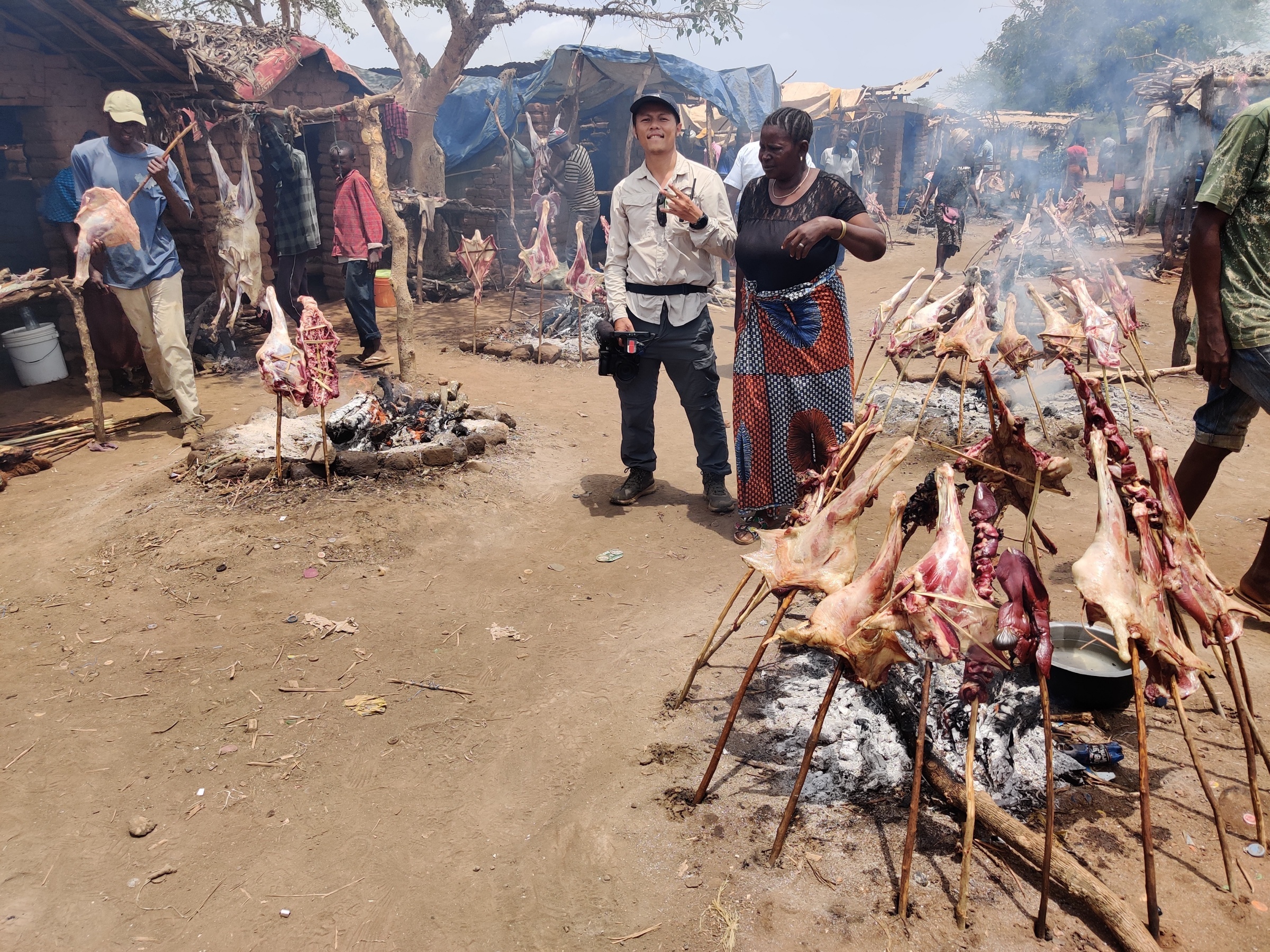 Chang trai di 3 nuoc chau Phi trong dich anh 16