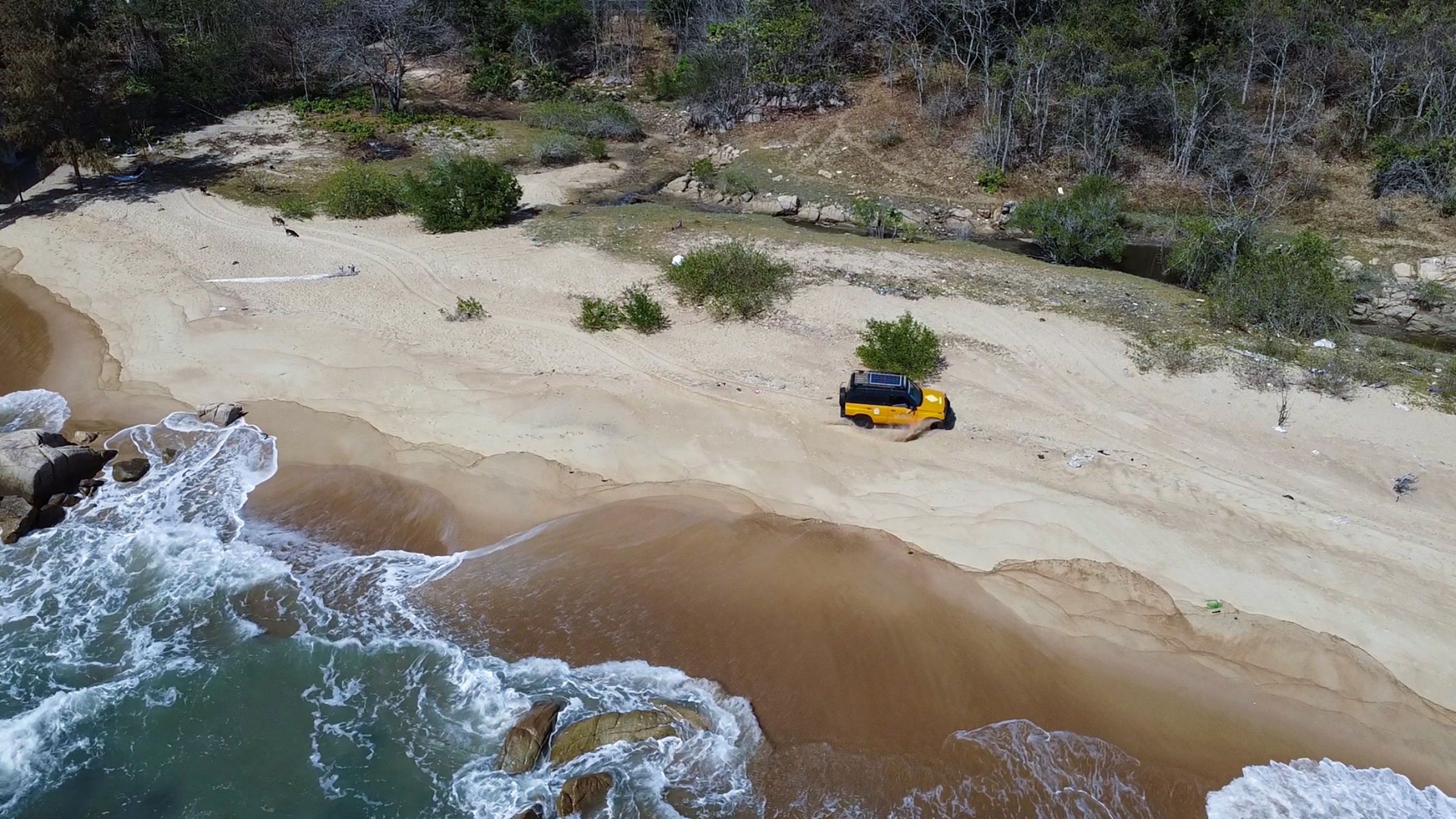 chang trai lai xe kham pha Viet Nam anh 13