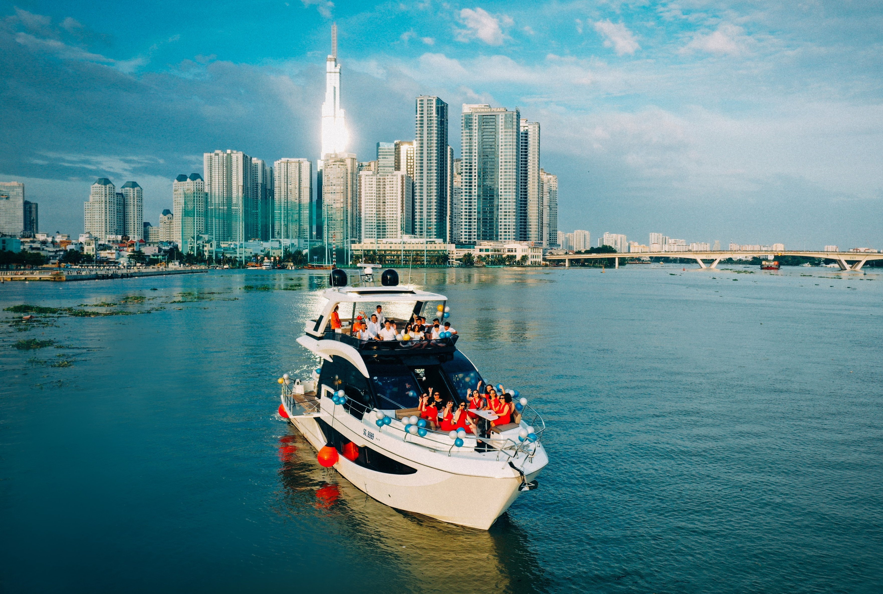 trao luu thue du thuyen anh 2