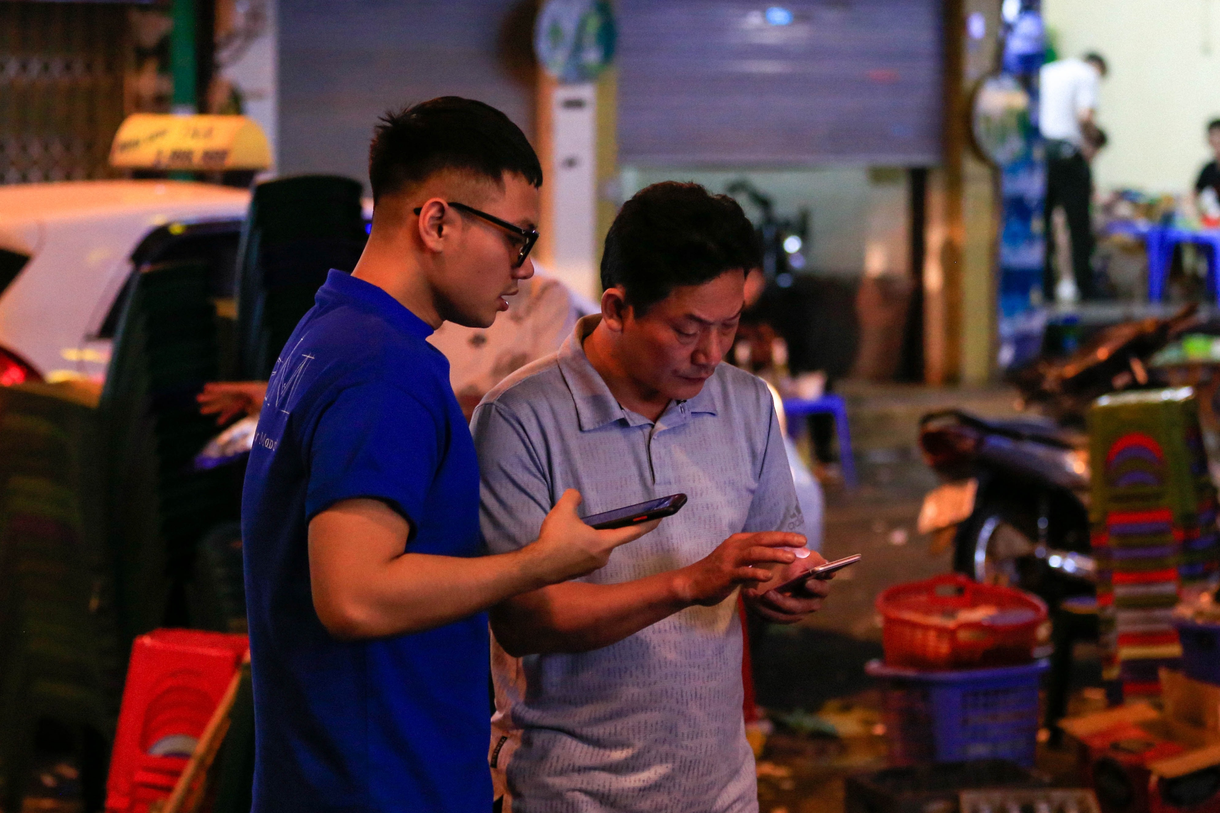 gioi tre di bar anh 11