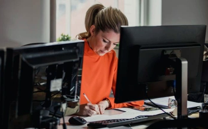 Gen X bi bo lai trong cuoc dua su nghiep hinh anh