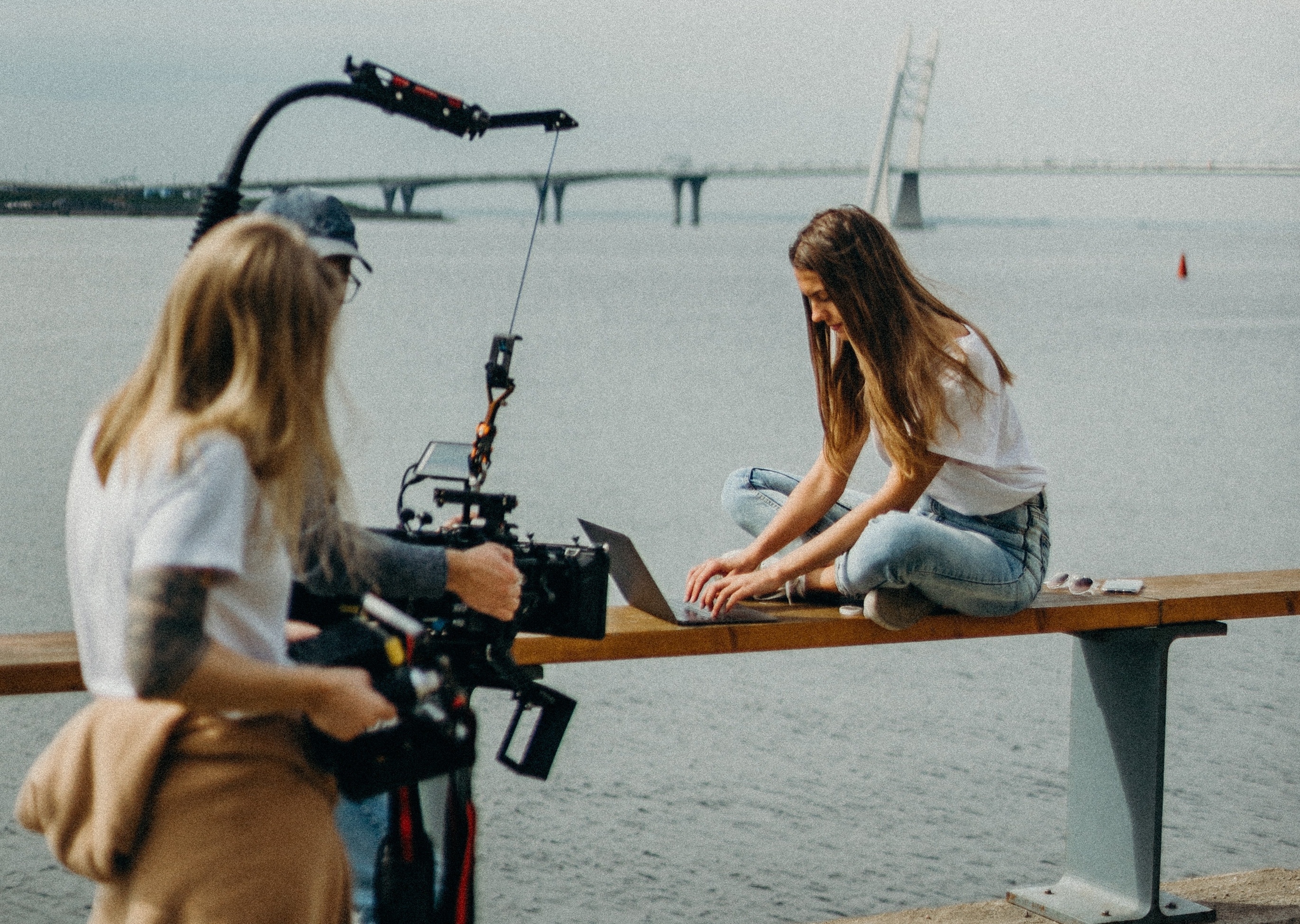 lam viec 10 thang/nam anh 1