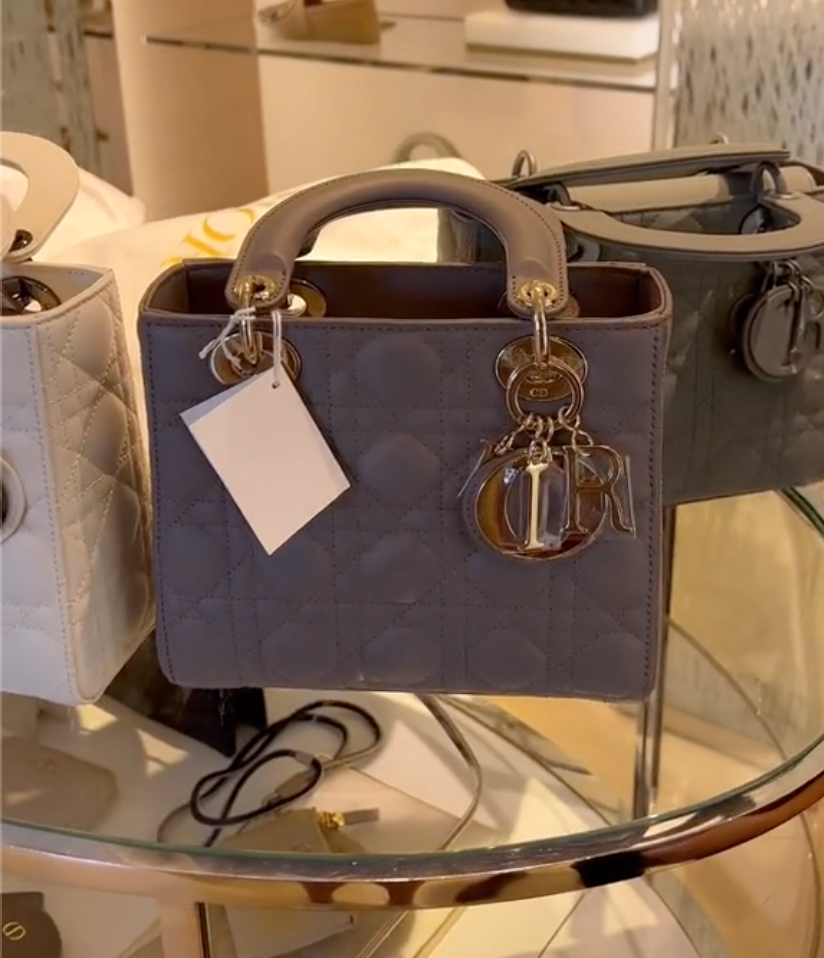 mua sắm trả đũa ở cửa hàng Dior ảnh 2 mua sam tra dua o cua hang Dior anh 2