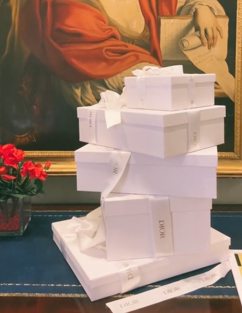 mua sắm trả đũa ở cửa hàng Dior ảnh 3 mua sam tra dua o cua hang Dior anh 3