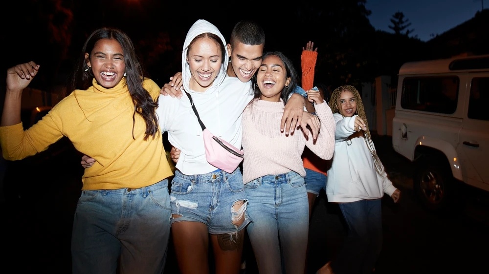 trao luu "Feral girl" anh 1