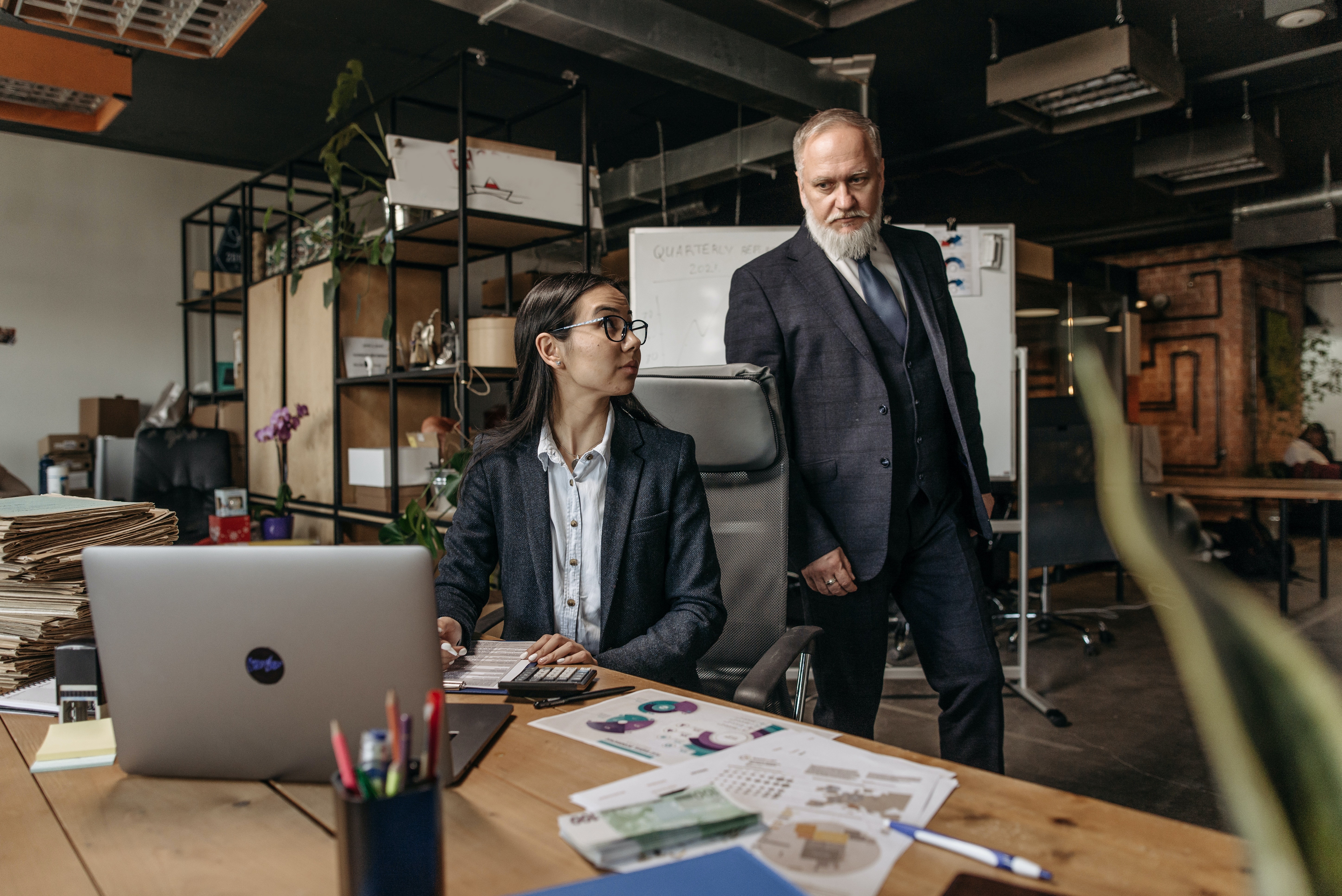 nhan su lam viec tu xa anh 2