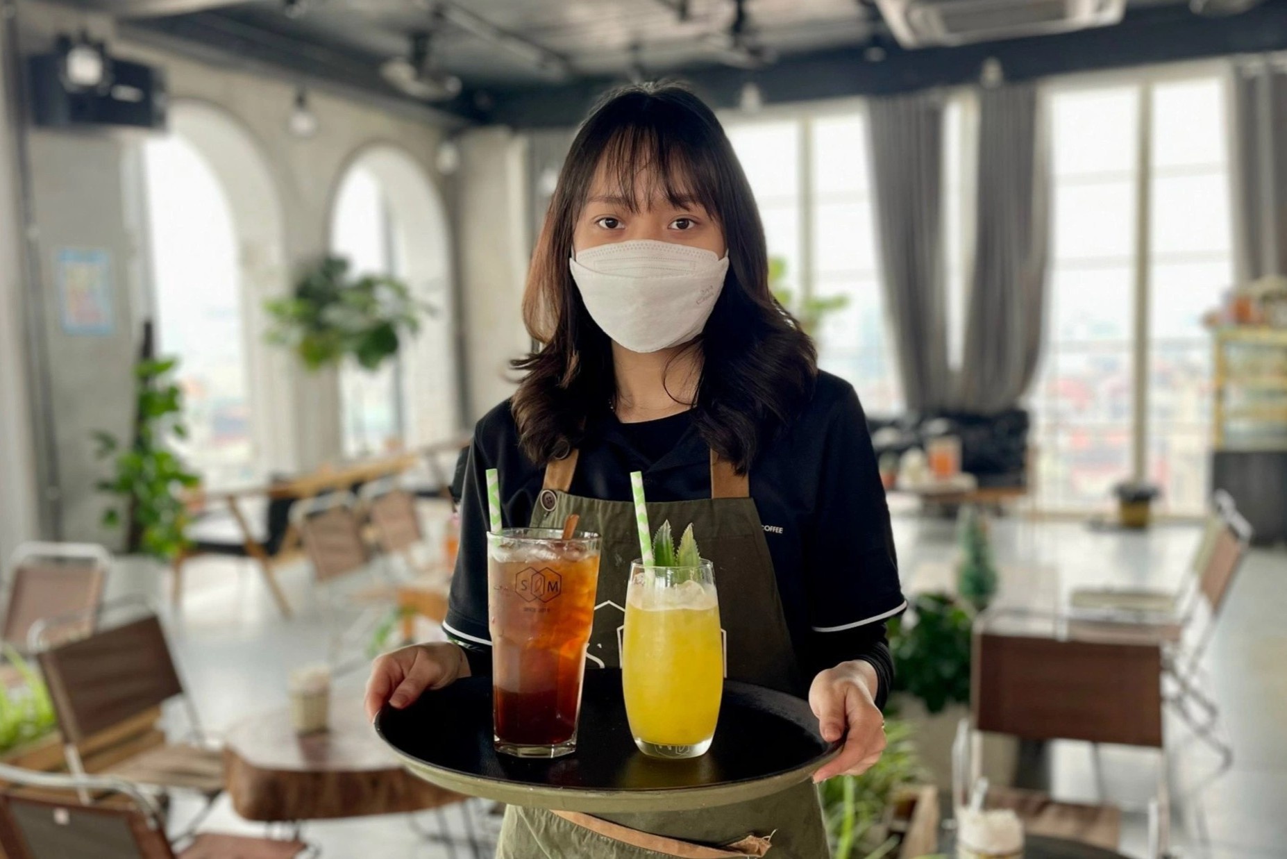 Muc luong 15.000 dong/gio giup nguoi tre chi tra cuoc song o thanh pho hinh anh