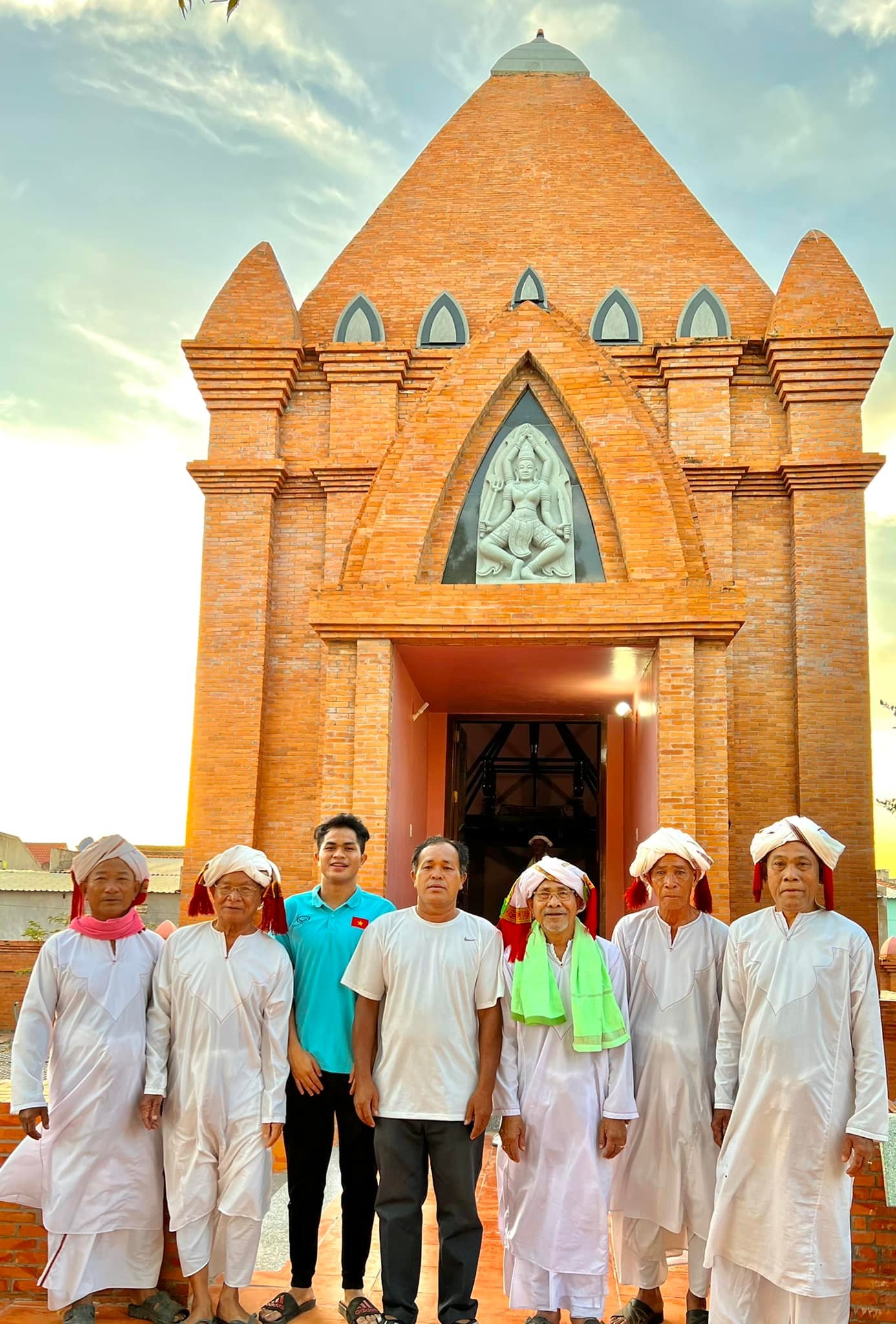 cha cua Dung Quang Nho anh 5