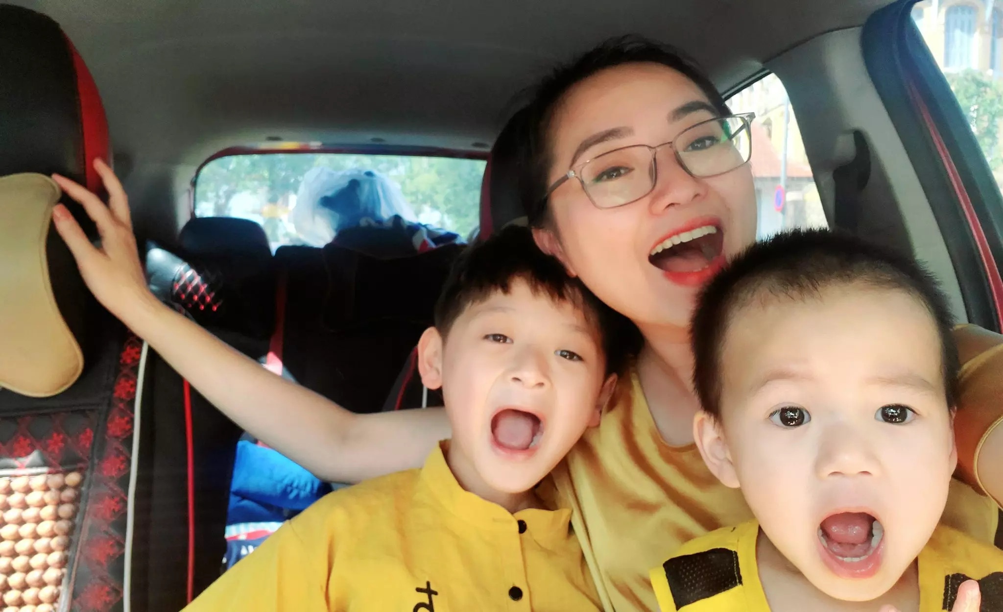 nu sinh trom tien o Trung Quoc anh 1