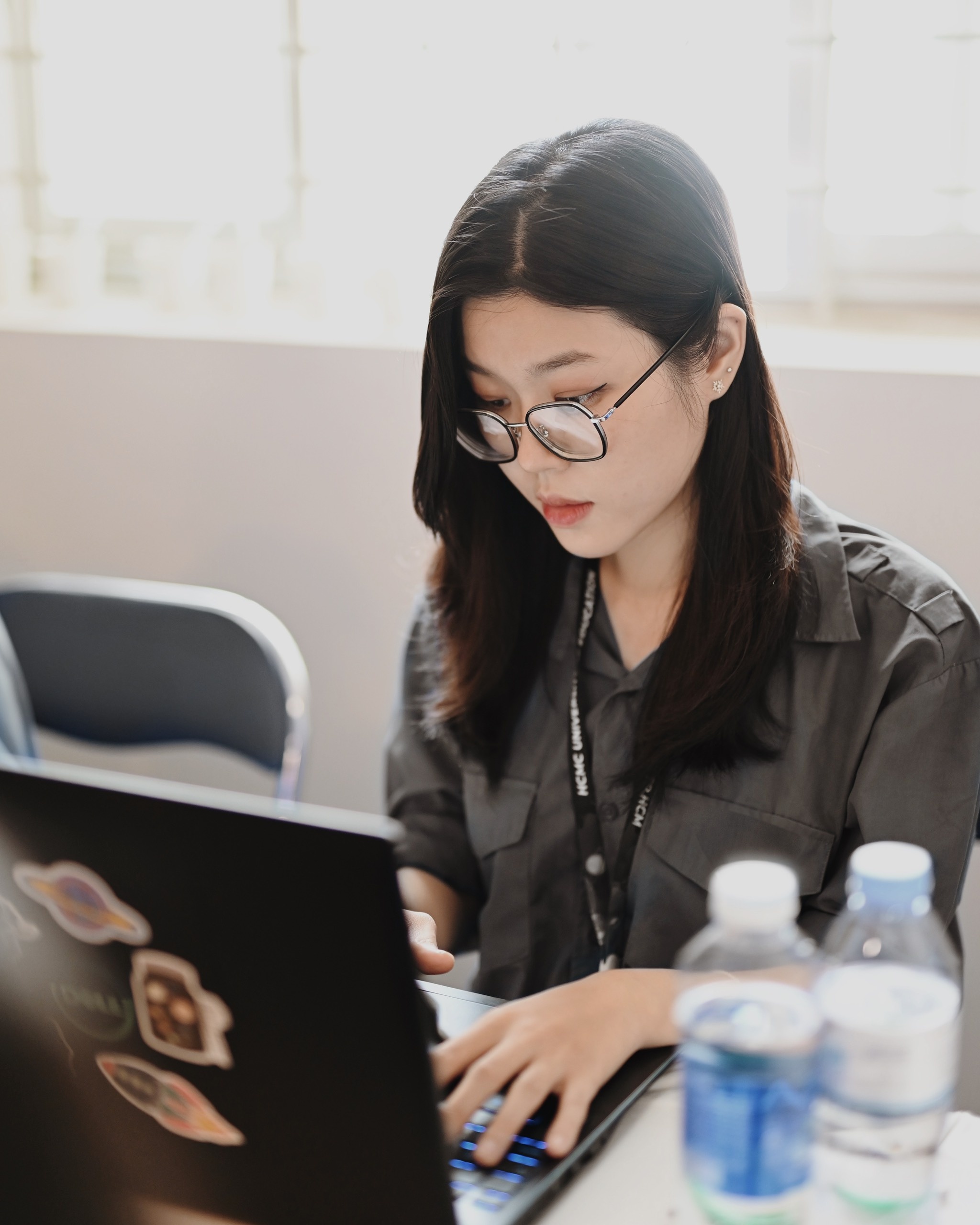 cong dan laptop anh 2