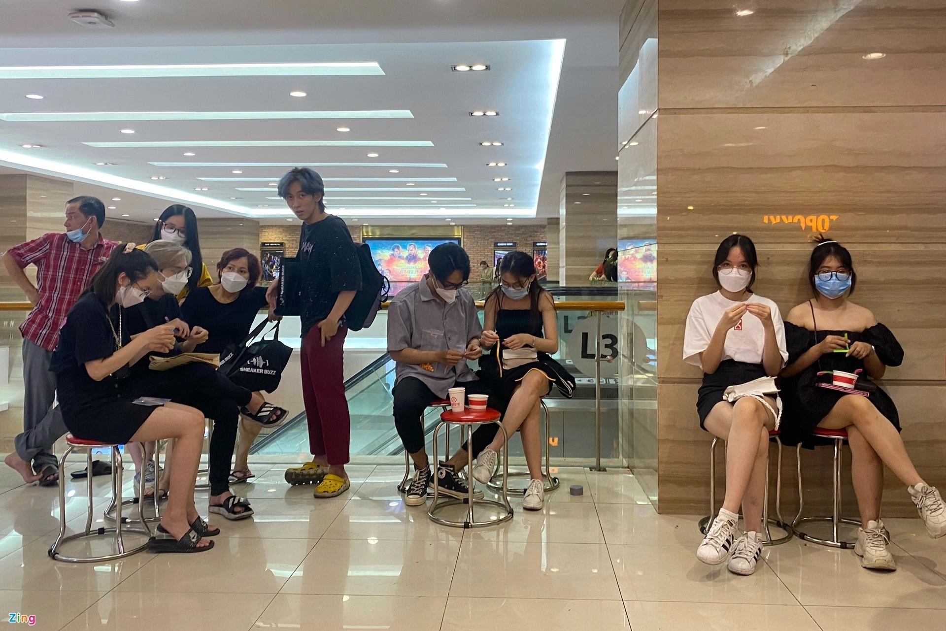 người trẻ ăn lẩu đêm ảnh 5 nguoi tre an lau dem anh 5